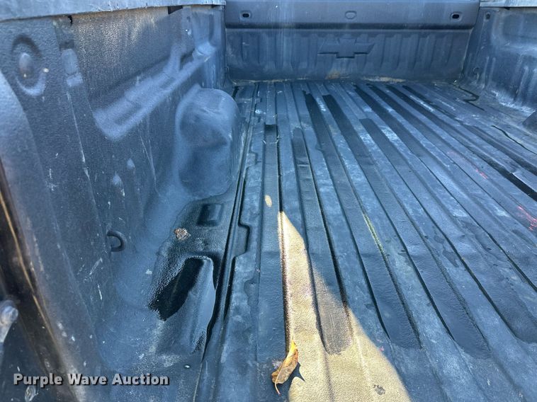 image for item EL0024 2019 Chevrolet Silverado 2500HD Double Cab pickup truck