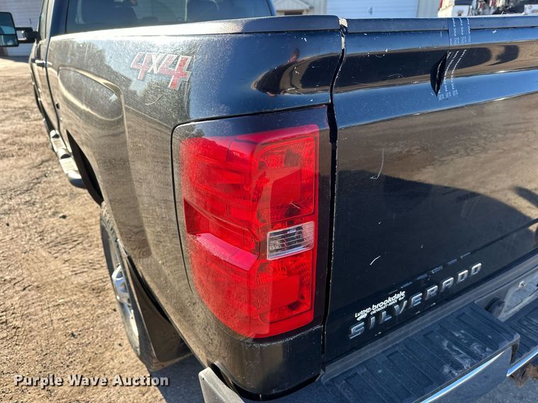 image for item EL0024 2019 Chevrolet Silverado 2500HD Double Cab pickup truck