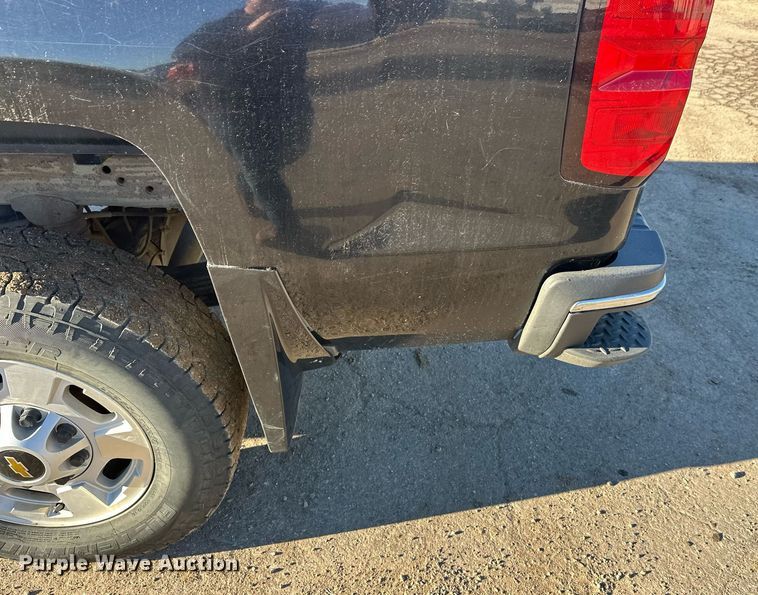 image for item EL0024 2019 Chevrolet Silverado 2500HD Double Cab pickup truck