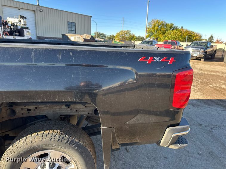 image for item EL0024 2019 Chevrolet Silverado 2500HD Double Cab pickup truck