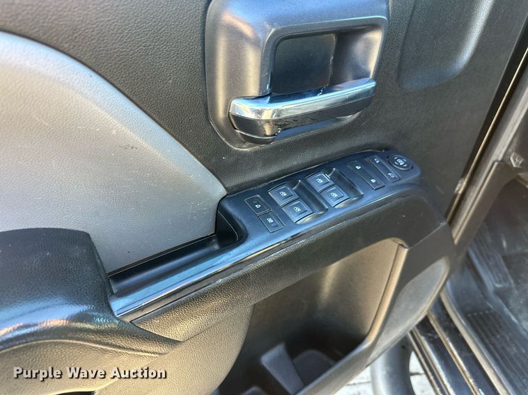 image for item EL0024 2019 Chevrolet Silverado 2500HD Double Cab pickup truck