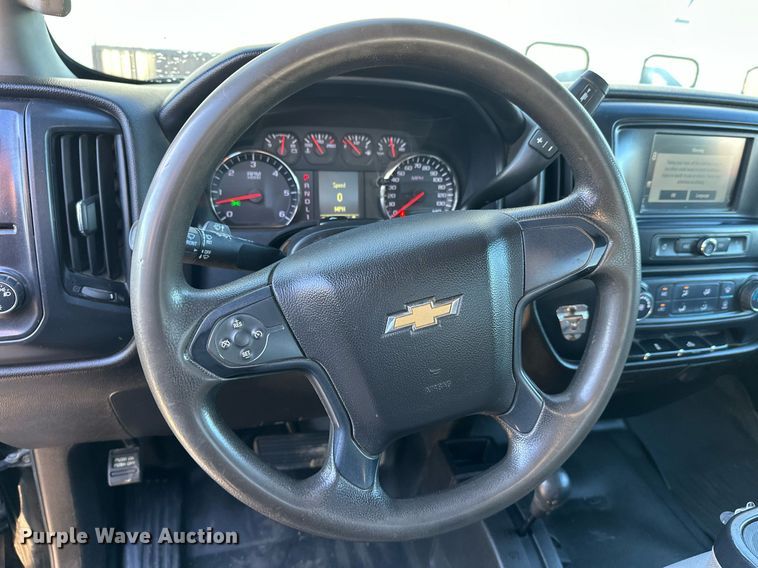 image for item EL0024 2019 Chevrolet Silverado 2500HD Double Cab pickup truck