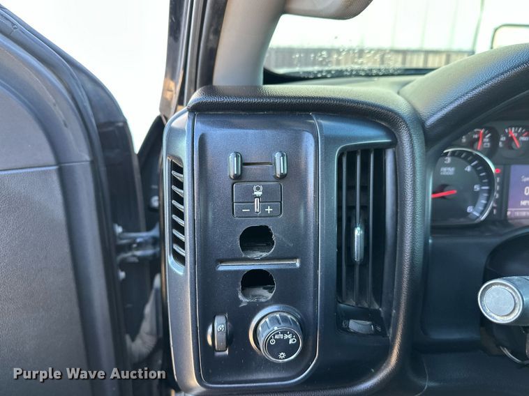 image for item EL0024 2019 Chevrolet Silverado 2500HD Double Cab pickup truck