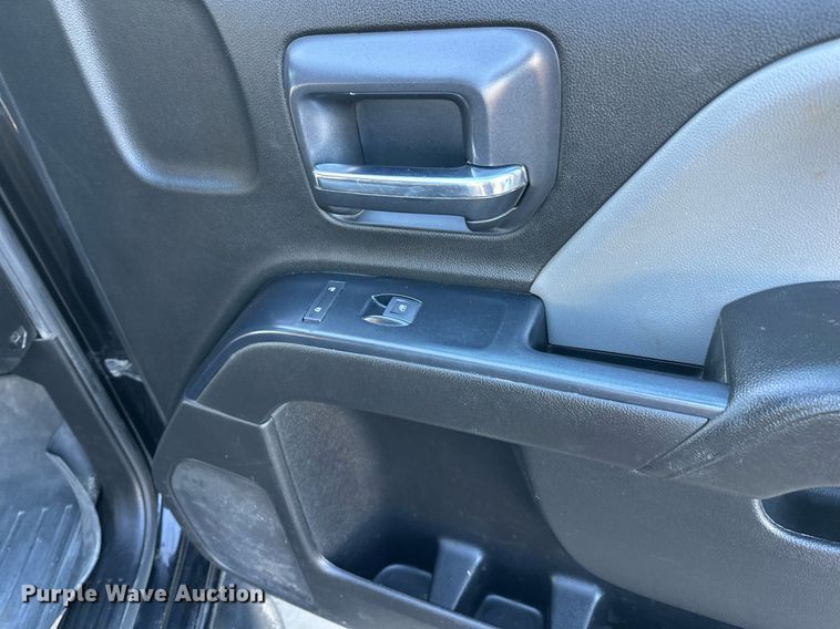 image for item EL0024 2019 Chevrolet Silverado 2500HD Double Cab pickup truck