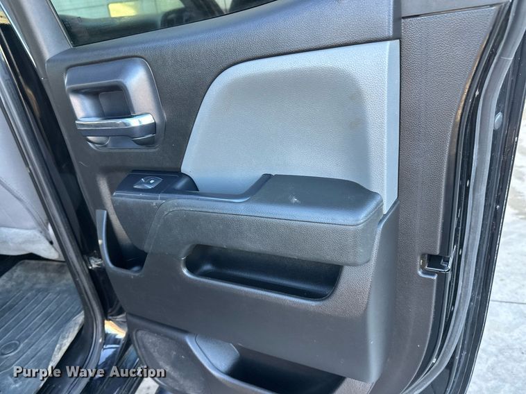 image for item EL0024 2019 Chevrolet Silverado 2500HD Double Cab pickup truck