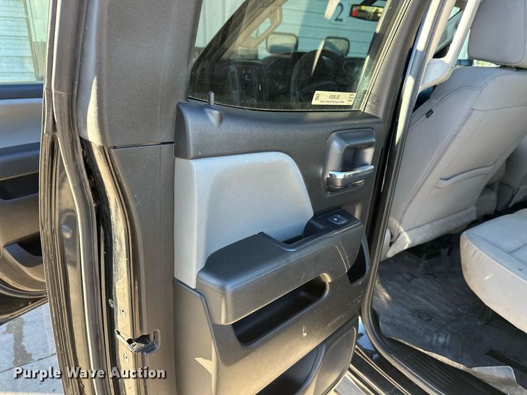 image for item EL0024 2019 Chevrolet Silverado 2500HD Double Cab pickup truck