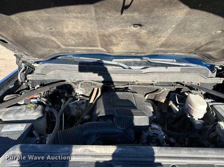 image for item EL0024 2019 Chevrolet Silverado 2500HD Double Cab pickup truck