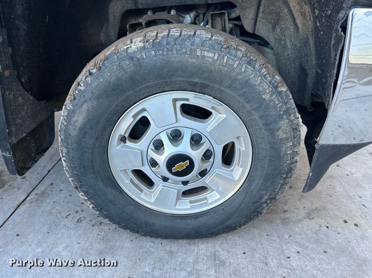 image for item EL0024 2019 Chevrolet Silverado 2500HD Double Cab pickup truck