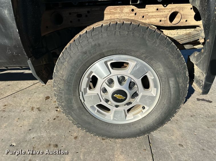 image for item EL0024 2019 Chevrolet Silverado 2500HD Double Cab pickup truck