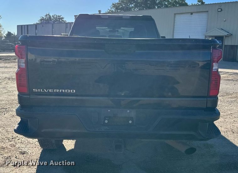 image for item EL0025 2020 Chevrolet Silverado 2500HD Double Cab pickup truck