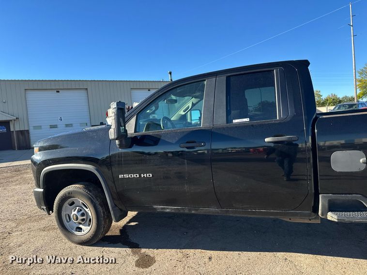 image for item EL0025 2020 Chevrolet Silverado 2500HD Double Cab pickup truck