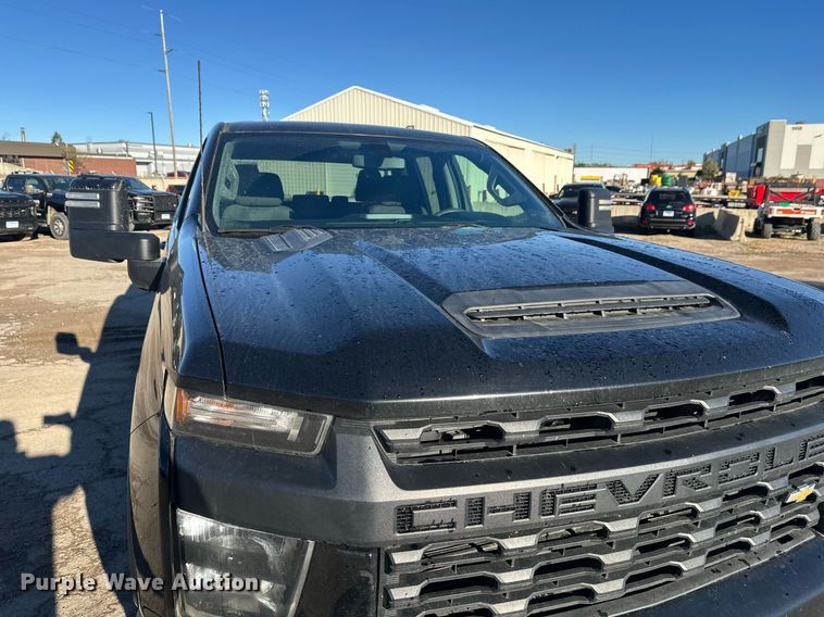 image for item EL0025 2020 Chevrolet Silverado 2500HD Double Cab pickup truck