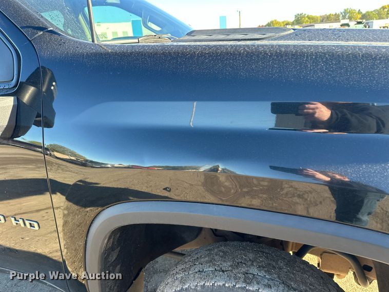 image for item EL0025 2020 Chevrolet Silverado 2500HD Double Cab pickup truck