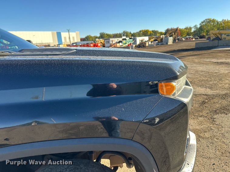 image for item EL0025 2020 Chevrolet Silverado 2500HD Double Cab pickup truck