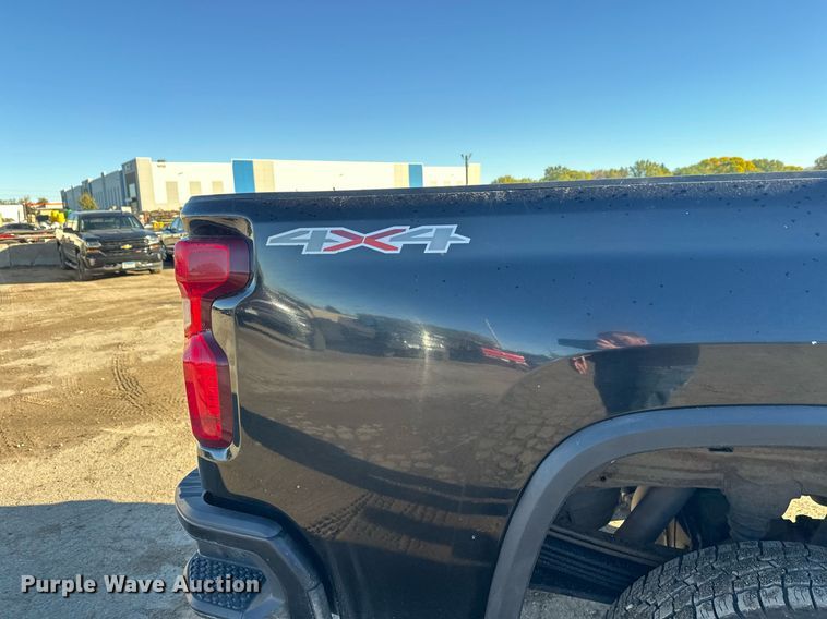 image for item EL0025 2020 Chevrolet Silverado 2500HD Double Cab pickup truck