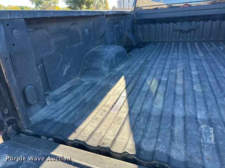 image for item EL0025 2020 Chevrolet Silverado 2500HD Double Cab pickup truck