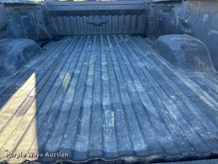 image for item EL0025 2020 Chevrolet Silverado 2500HD Double Cab pickup truck