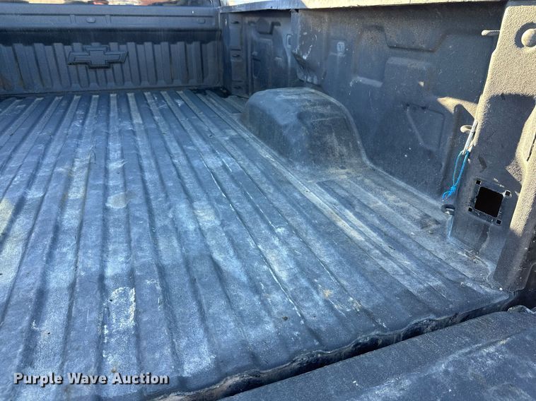 image for item EL0025 2020 Chevrolet Silverado 2500HD Double Cab pickup truck