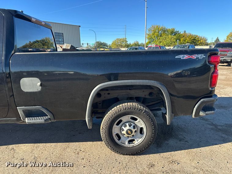 image for item EL0025 2020 Chevrolet Silverado 2500HD Double Cab pickup truck