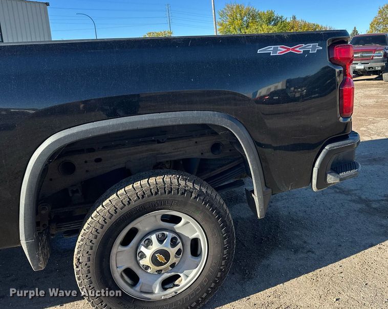 image for item EL0025 2020 Chevrolet Silverado 2500HD Double Cab pickup truck