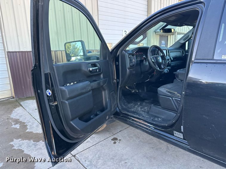 image for item EL0025 2020 Chevrolet Silverado 2500HD Double Cab pickup truck