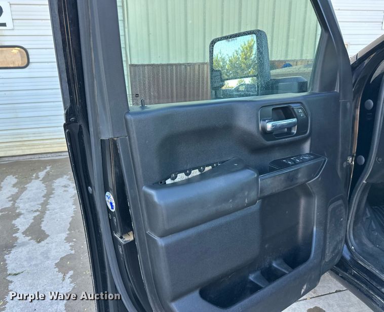 image for item EL0025 2020 Chevrolet Silverado 2500HD Double Cab pickup truck