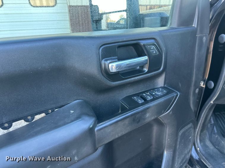 image for item EL0025 2020 Chevrolet Silverado 2500HD Double Cab pickup truck