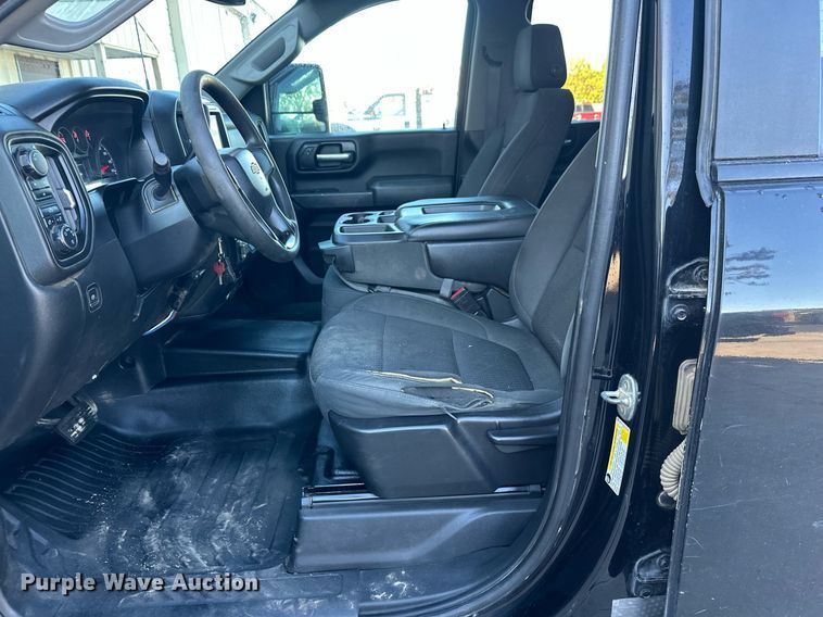 image for item EL0025 2020 Chevrolet Silverado 2500HD Double Cab pickup truck