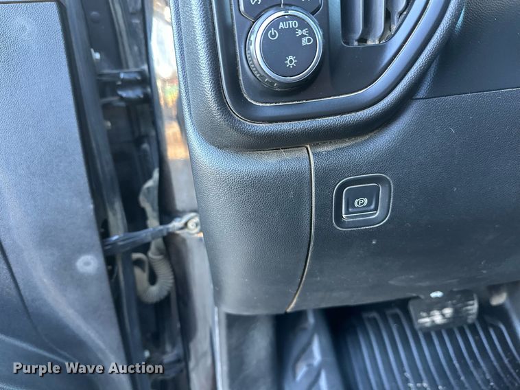 image for item EL0025 2020 Chevrolet Silverado 2500HD Double Cab pickup truck