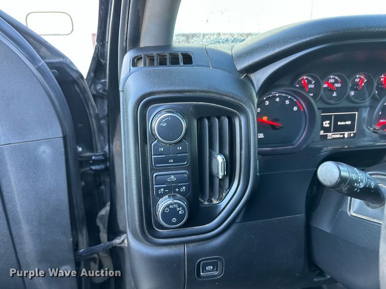 image for item EL0025 2020 Chevrolet Silverado 2500HD Double Cab pickup truck