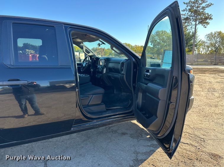 image for item EL0025 2020 Chevrolet Silverado 2500HD Double Cab pickup truck