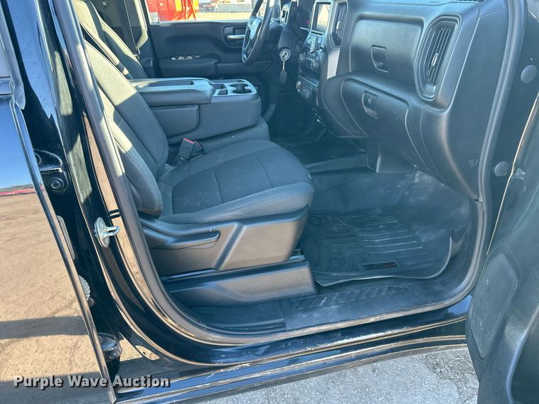 image for item EL0025 2020 Chevrolet Silverado 2500HD Double Cab pickup truck