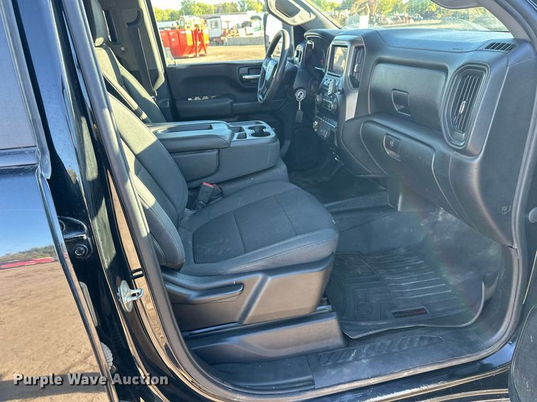 image for item EL0025 2020 Chevrolet Silverado 2500HD Double Cab pickup truck