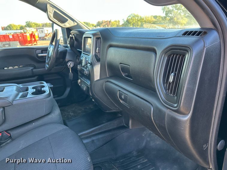 image for item EL0025 2020 Chevrolet Silverado 2500HD Double Cab pickup truck