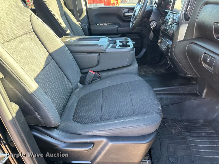 image for item EL0025 2020 Chevrolet Silverado 2500HD Double Cab pickup truck