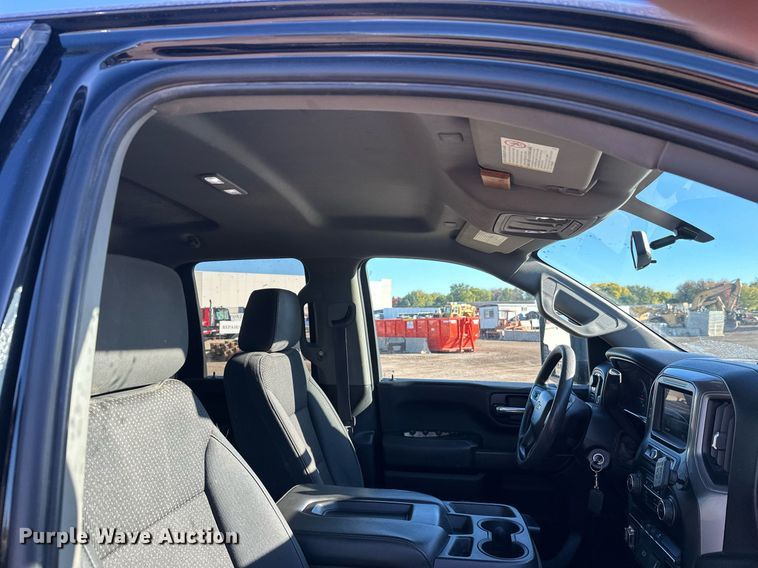 image for item EL0025 2020 Chevrolet Silverado 2500HD Double Cab pickup truck