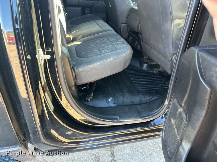 image for item EL0025 2020 Chevrolet Silverado 2500HD Double Cab pickup truck