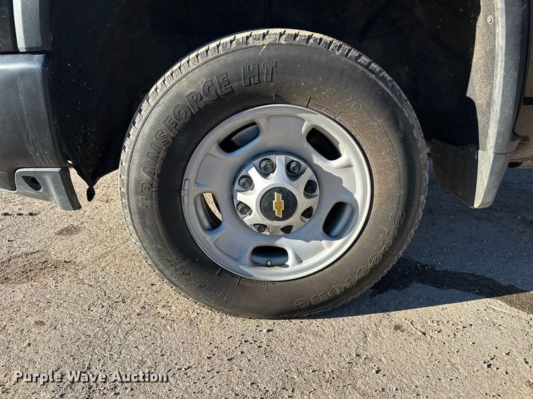 image for item EL0025 2020 Chevrolet Silverado 2500HD Double Cab pickup truck