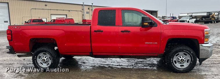 image for item EL0033 2019 Chevrolet Silverado 2500HD Double Cab pickup truck