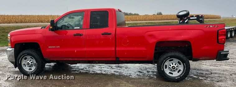 image for item EL0033 2019 Chevrolet Silverado 2500HD Double Cab pickup truck