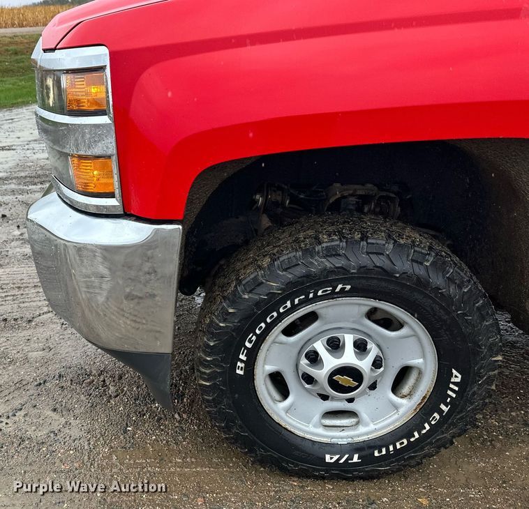 image for item EL0033 2019 Chevrolet Silverado 2500HD Double Cab pickup truck