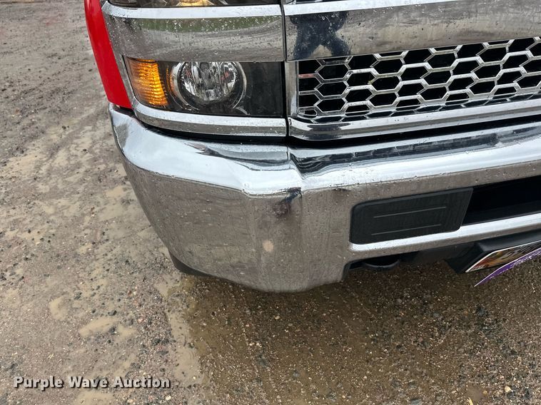 image for item EL0033 2019 Chevrolet Silverado 2500HD Double Cab pickup truck