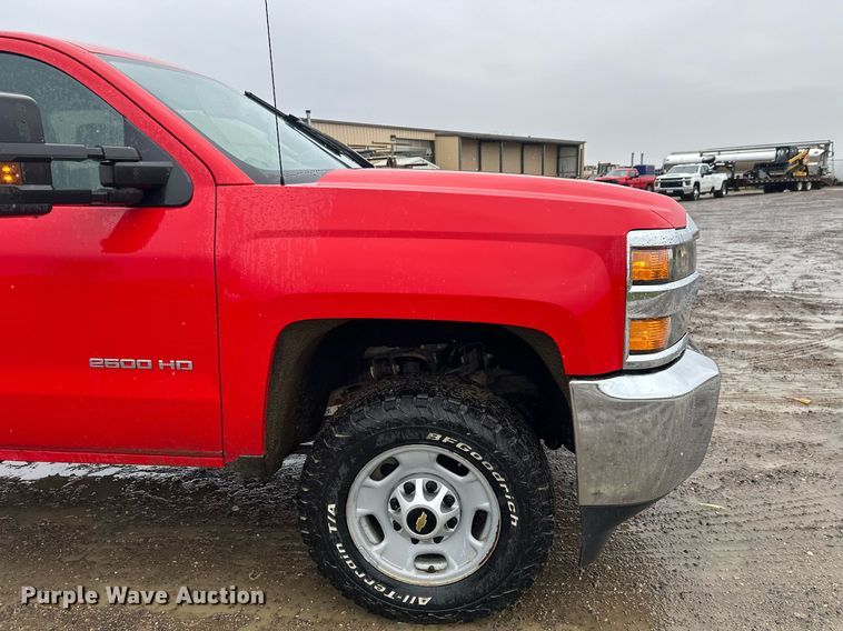 image for item EL0033 2019 Chevrolet Silverado 2500HD Double Cab pickup truck