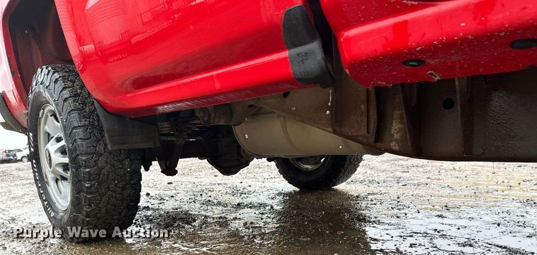 image for item EL0033 2019 Chevrolet Silverado 2500HD Double Cab pickup truck