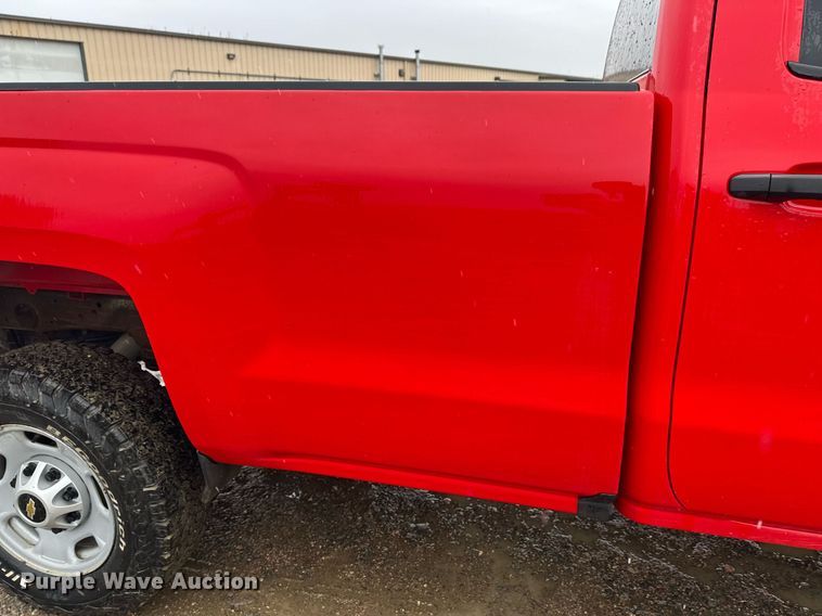 image for item EL0033 2019 Chevrolet Silverado 2500HD Double Cab pickup truck