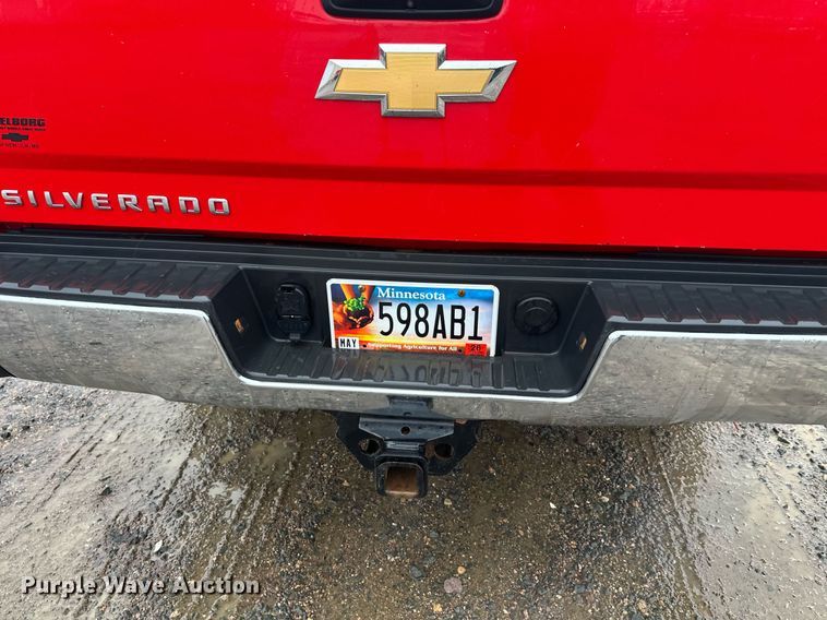 image for item EL0033 2019 Chevrolet Silverado 2500HD Double Cab pickup truck