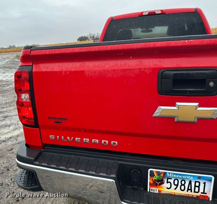 image for item EL0033 2019 Chevrolet Silverado 2500HD Double Cab pickup truck