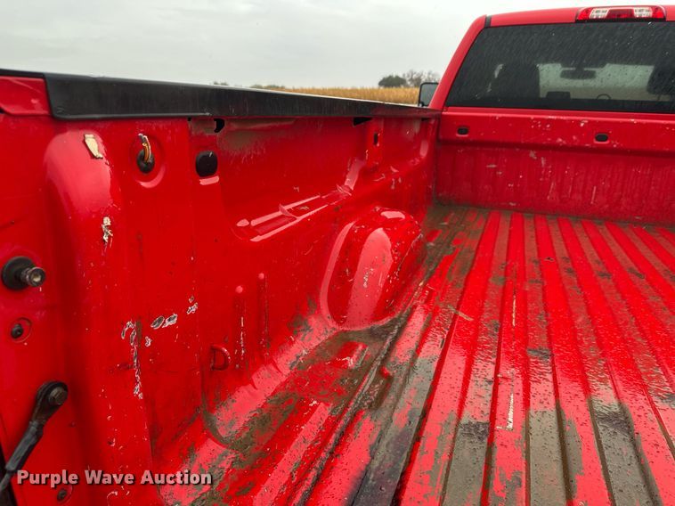 image for item EL0033 2019 Chevrolet Silverado 2500HD Double Cab pickup truck