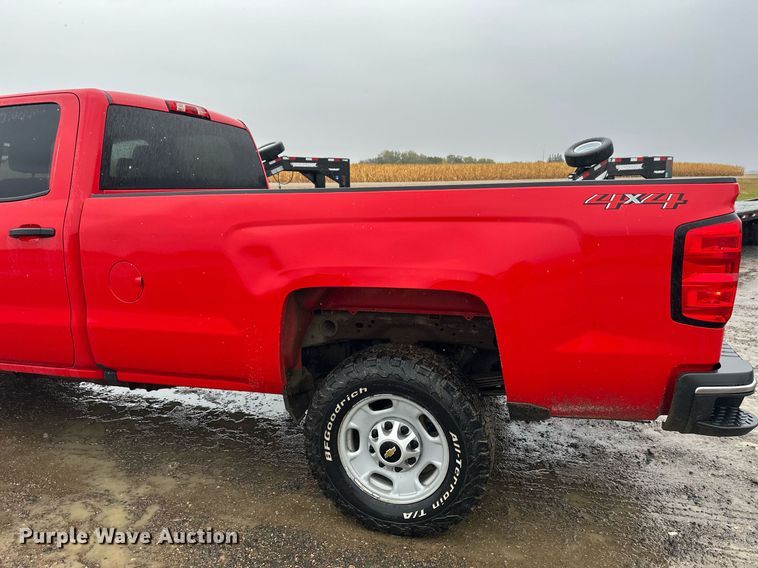 image for item EL0033 2019 Chevrolet Silverado 2500HD Double Cab pickup truck