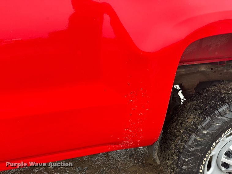 image for item EL0033 2019 Chevrolet Silverado 2500HD Double Cab pickup truck